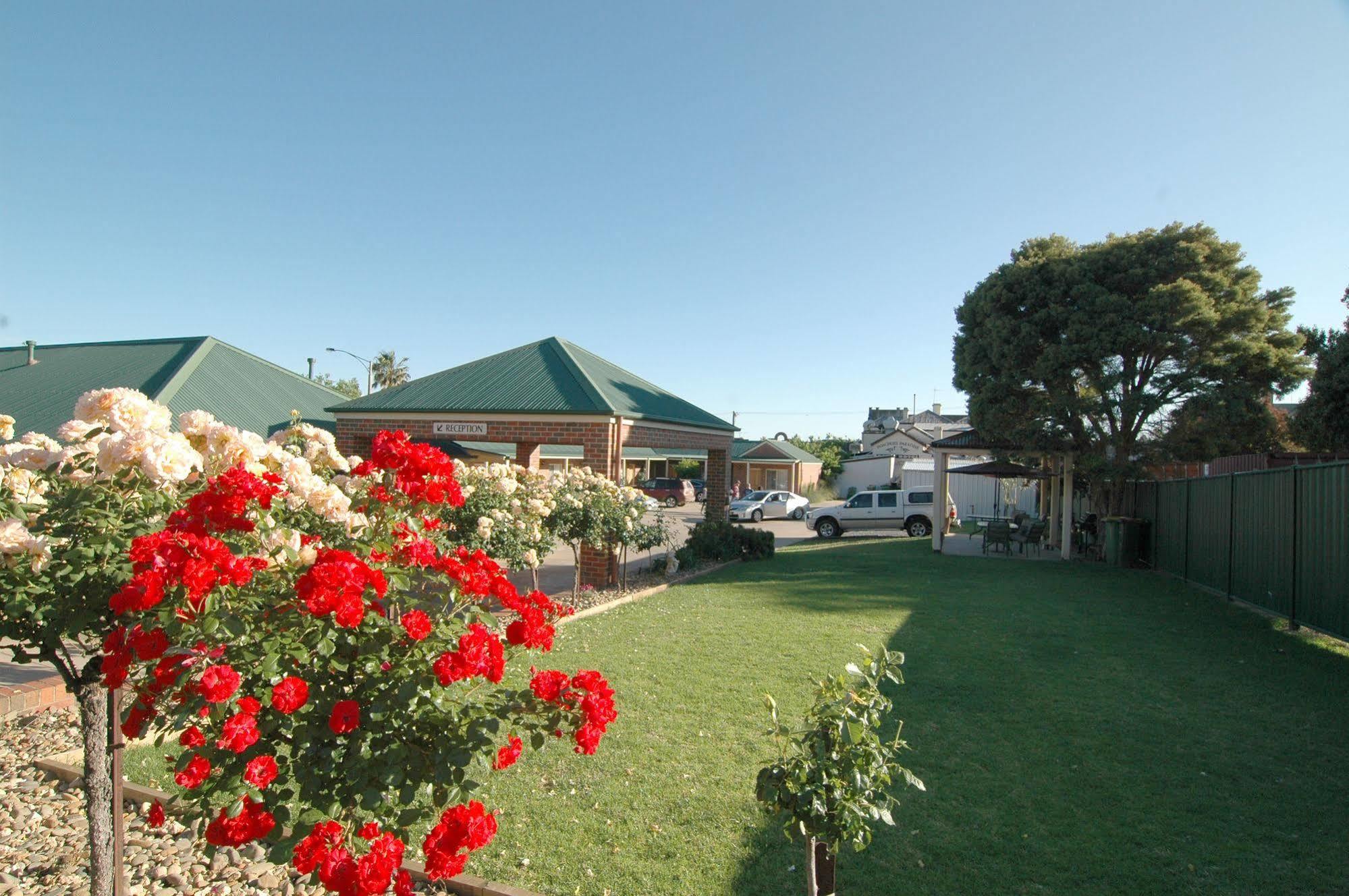 Poachers Paradise Motel Rutherglen Exterior photo